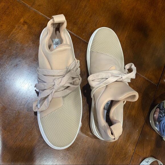 𝅺STEVE MADDEN Lancer Slip on Sneaker Tan Womens Sz 8 - Picture 8 of 12